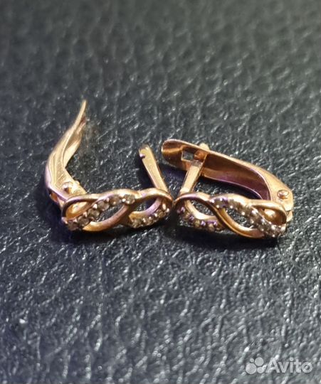 Золотые серьги