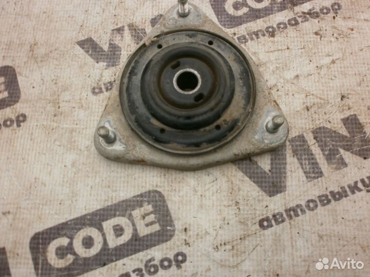 Опоры передних стоек Лада Приора