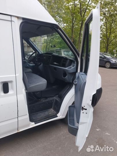 Ford Transit цельнометаллический, 2012