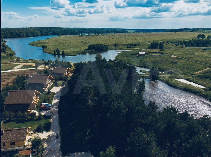 Коттедж 230 м² на участке 2 га