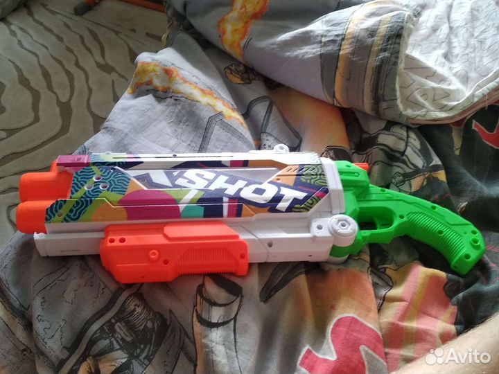 Водный бластер (стреляет на длинной дистанции)