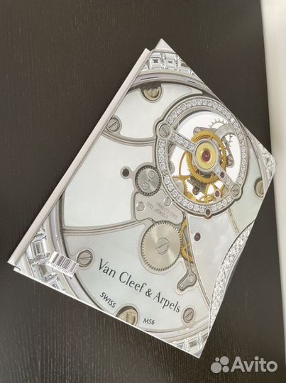 Книга про часы Van Cleef Arpels