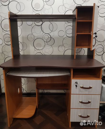 Компьютерный стол