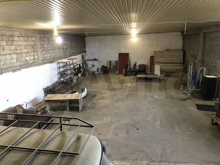 Гараж, > 30 м²