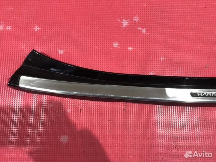 Накладка на бампер зад. toyota harrier