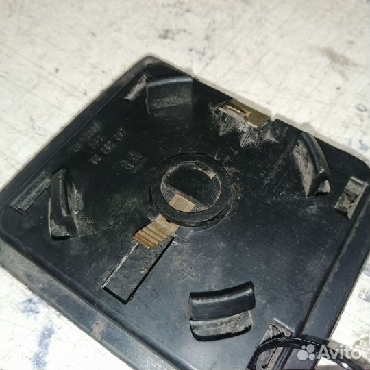 Кнопка сигнала на руль Opel Kadett