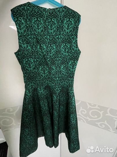 Нарядное женское платье