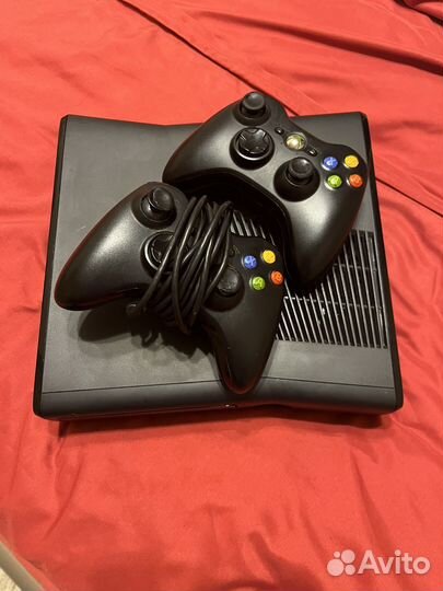 Xbox 360S прошит более 30 игр