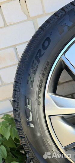 Pirelli Ice Zero FR 235/55 R20