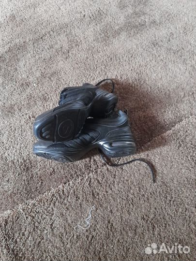 Кроссовки женские для танцев