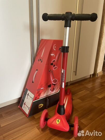 Самокат детский ferrari