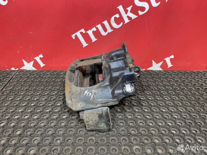 Суппорт передний правый 2017г