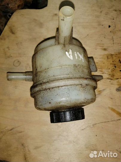 Бачок гура Kia Spectra