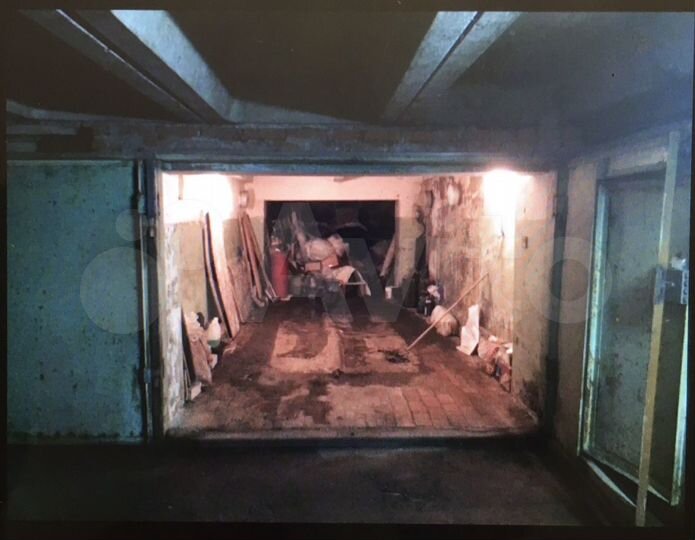 Гараж, > 30 м²