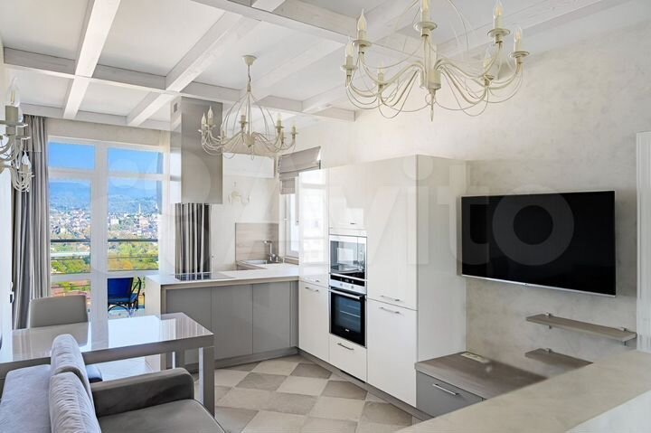 3-к. квартира, 92 м², 14/18 эт.