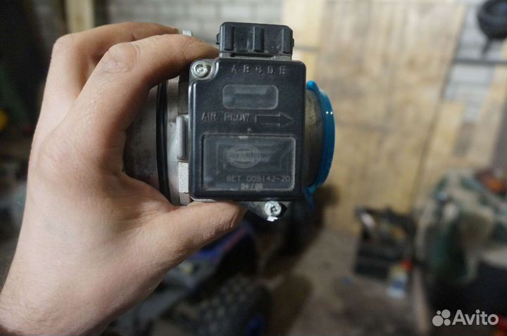 Расходомер воздуха 8ET 009 142-021 Hella