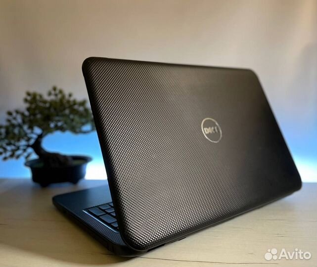Мощный ноутбук dell 12 Gb i3 SDD 17''