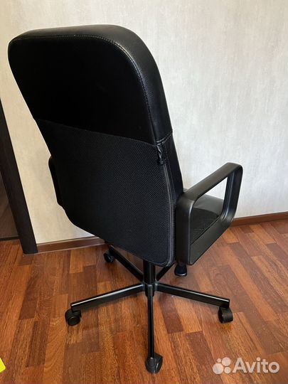 Компьютерное кресло IKEA икеа ренбергет