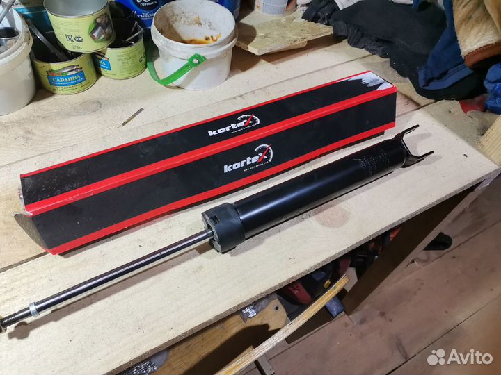 Задние амортизаторы Hyundai i30