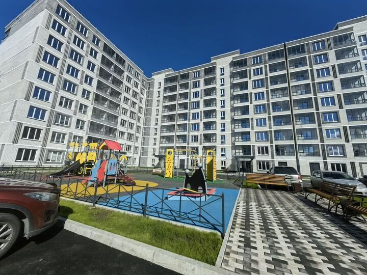 4-к. квартира, 92 м², 8/9 эт.