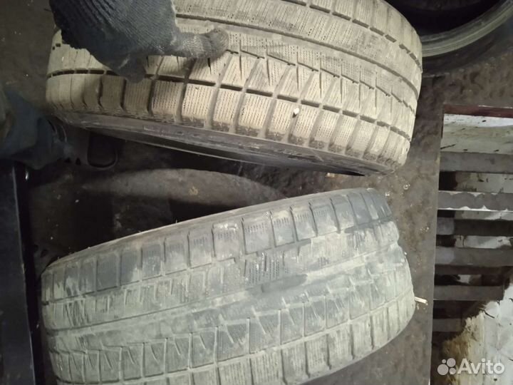 Bridgestone Blizzak Revo GZ 215/45 R17 87S