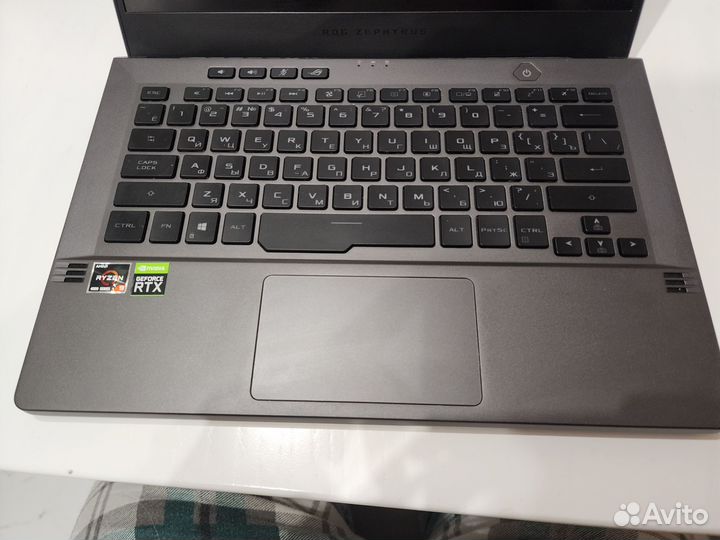 Asus rog Zephyrus G14