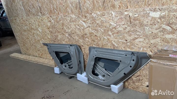 Дверь передняя Tesla Model 3 2017