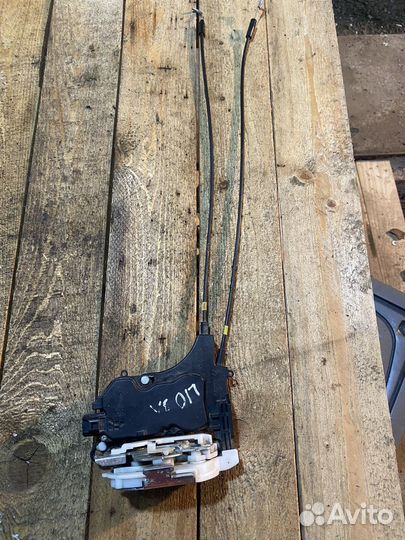 Замок задний левый mitsubishi lancer 10