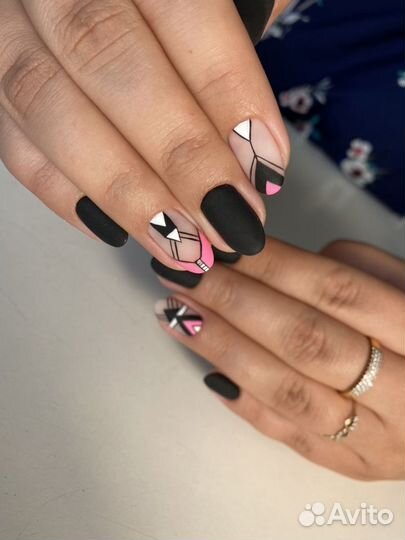 Маникюр и педикюр