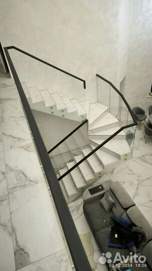 Ограждения для лестниц и балконов из стекла