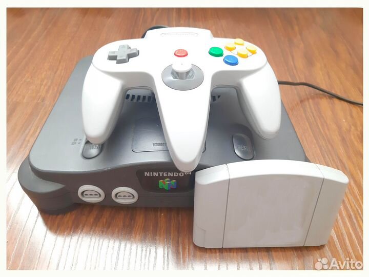 Игровая приставка Nintendo 64