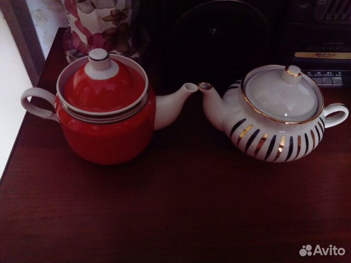 Чайники, сахарница