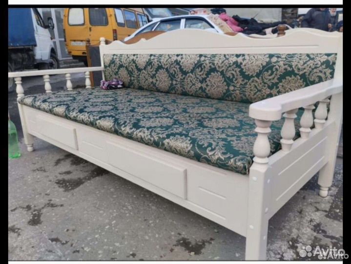 Кровать топчан