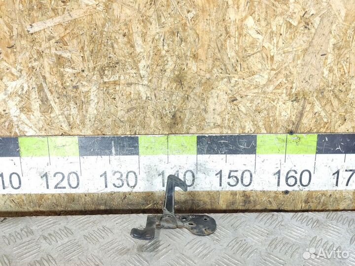 Крюк открывания капота Ssang yong Rexton 2001 2006