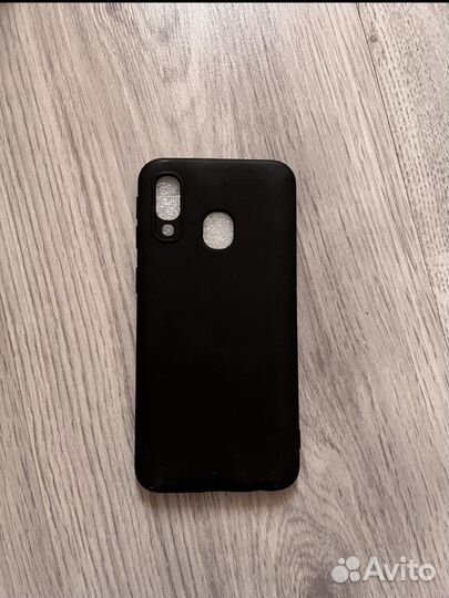 Чехлы на телефон