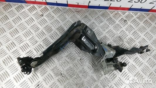 Петля двери сдвижной левой chrysler voyager Grand