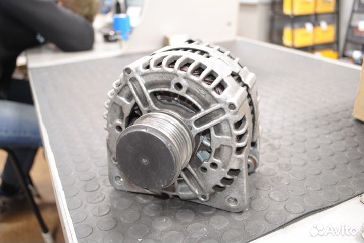 Генератор VW Crafter, Passat, Skoda Superb б/у