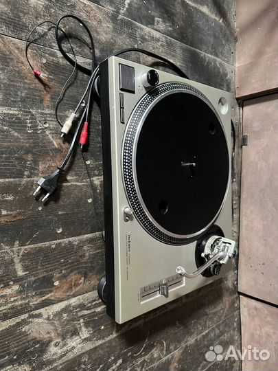 Проигрыватель винила Technics SL-1200MK2