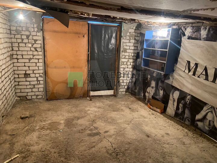 Гараж, > 30 м²