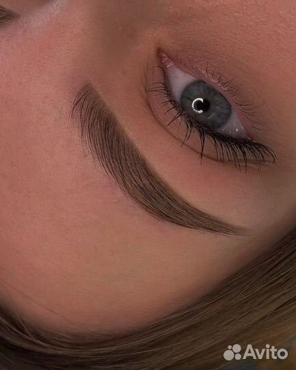 Мастер бровист