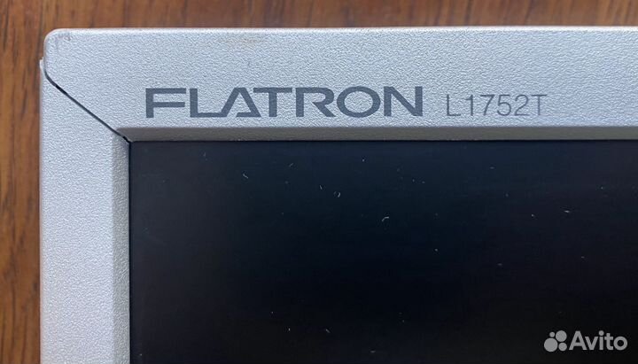 Монитор LG Flatron L1752T 17