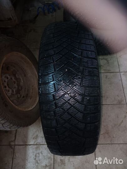 Pirelli Winter Ice Zero 225/60 R18 104T