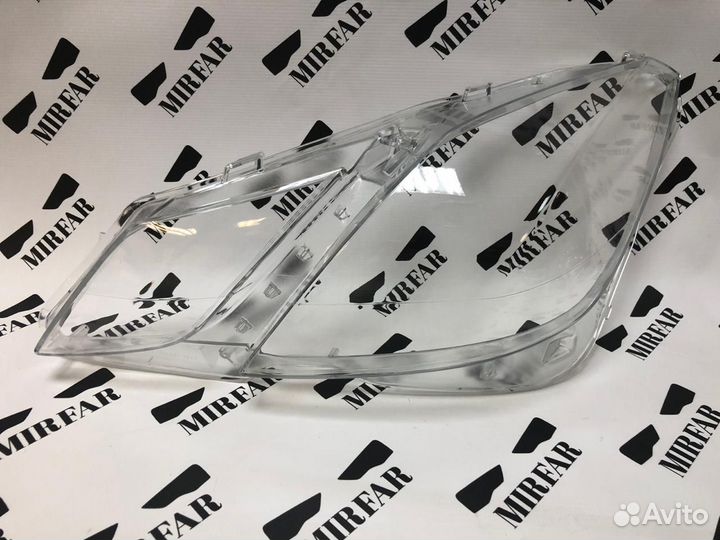 Левое стекло фары Mercedes-Benz E klasse c207