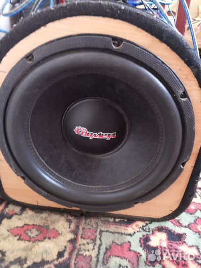 Продам сабвуфер и усилок + все провода