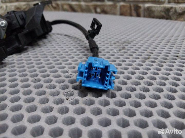 Механизм регулировки ремня безопасности правый