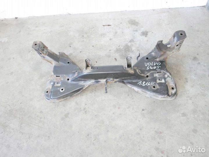 Подрамник передний/балка подмоторная Volvo S40