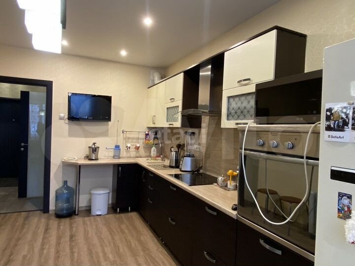 2-к. квартира, 72,2 м², 1/17 эт.