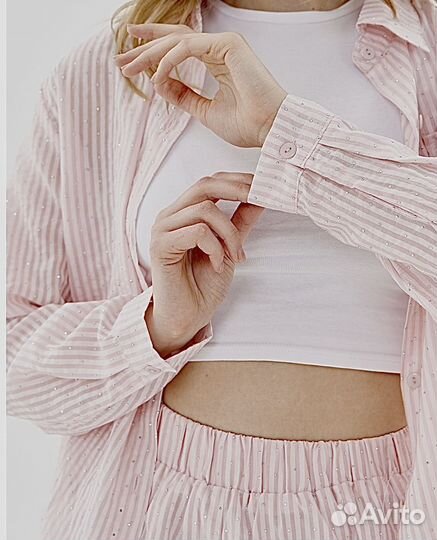 Костюм женский шорты с рубашкой со стразами