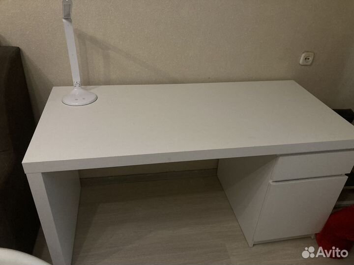 Письменный стол IKEA