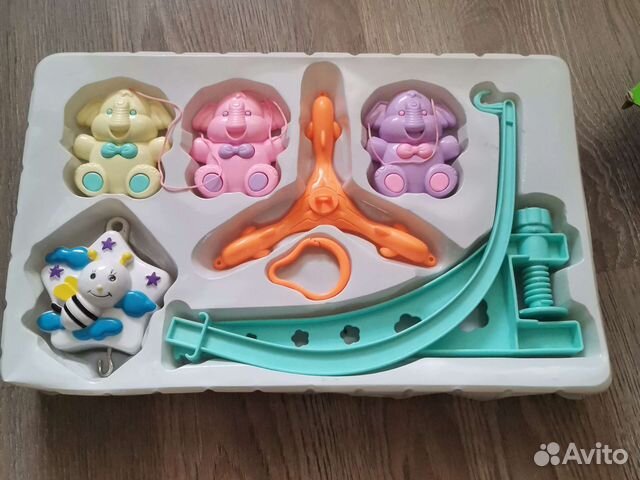 Музыкальный мобиль на кроватку